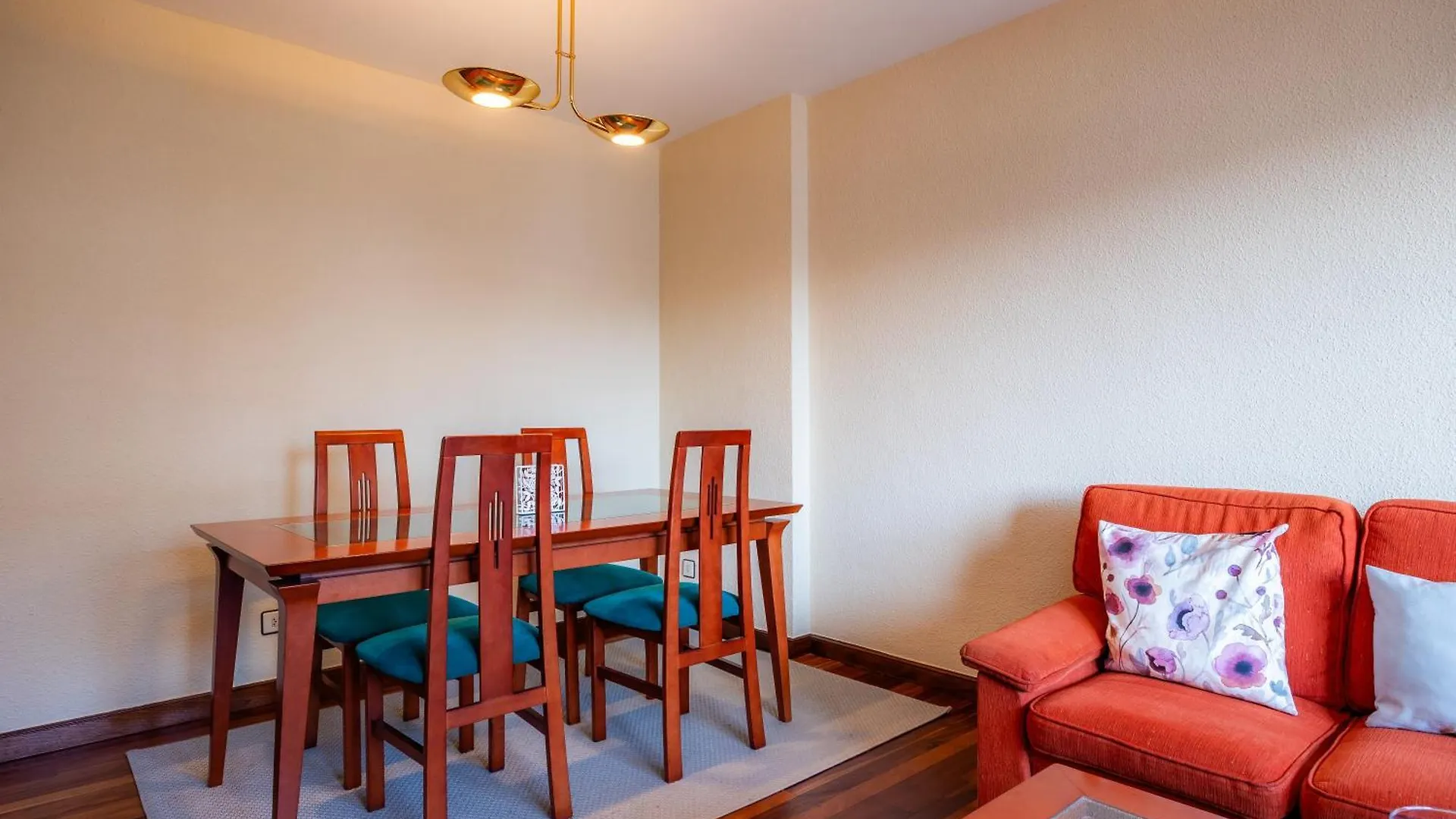 Berango Cozy Home Parking 0*,  Spain